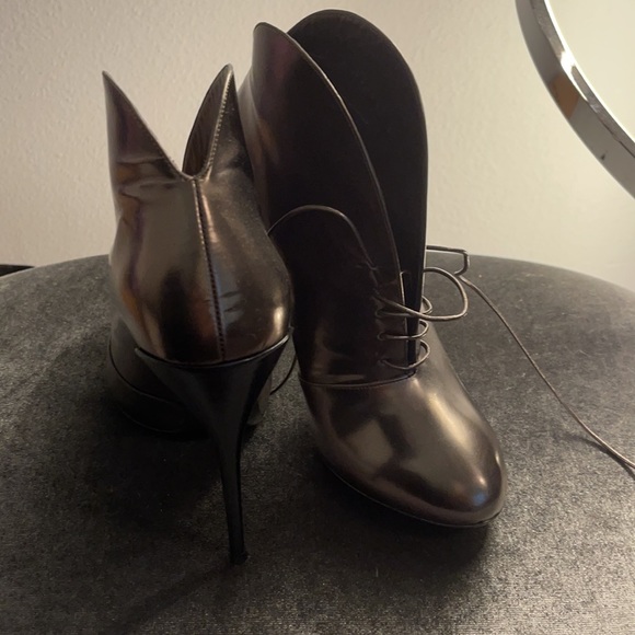 Gucci, Beautiful metallic bronze booties, 5” heels - Picture 4 of 7